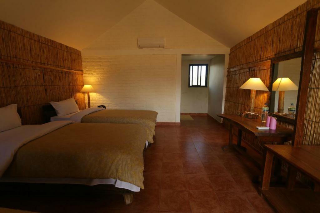 ซารัง ไวลด์ไลฟ์ ซองชัวรี Hotel Meghauli ภายนอก รูปภาพ